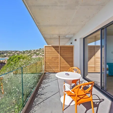 Le Jardin D'emile Hotell *