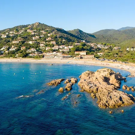 Le Jardin D'emile Hotel