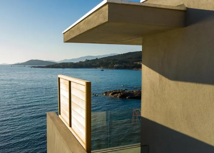 Отель Le Jardin D'emile